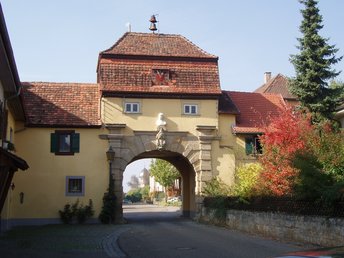 Riedbacher Tor im Ortsteil Bartenstein